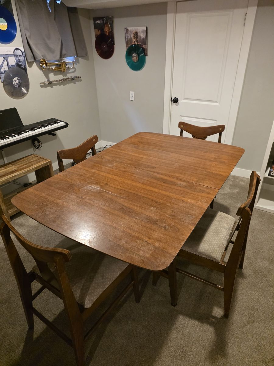 Vintage Mid-Century Modern Dining Table and 4 Chairs