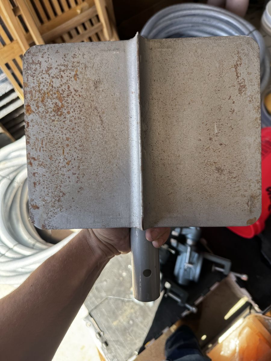 Concrete trowels