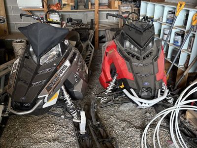 Two Polaris 800