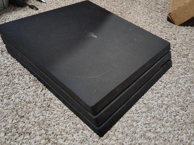 Sony PlayStation 4 Pro Console (LOOKING FOR NINTENDO SWITCH, TRADE AVAILABLE)