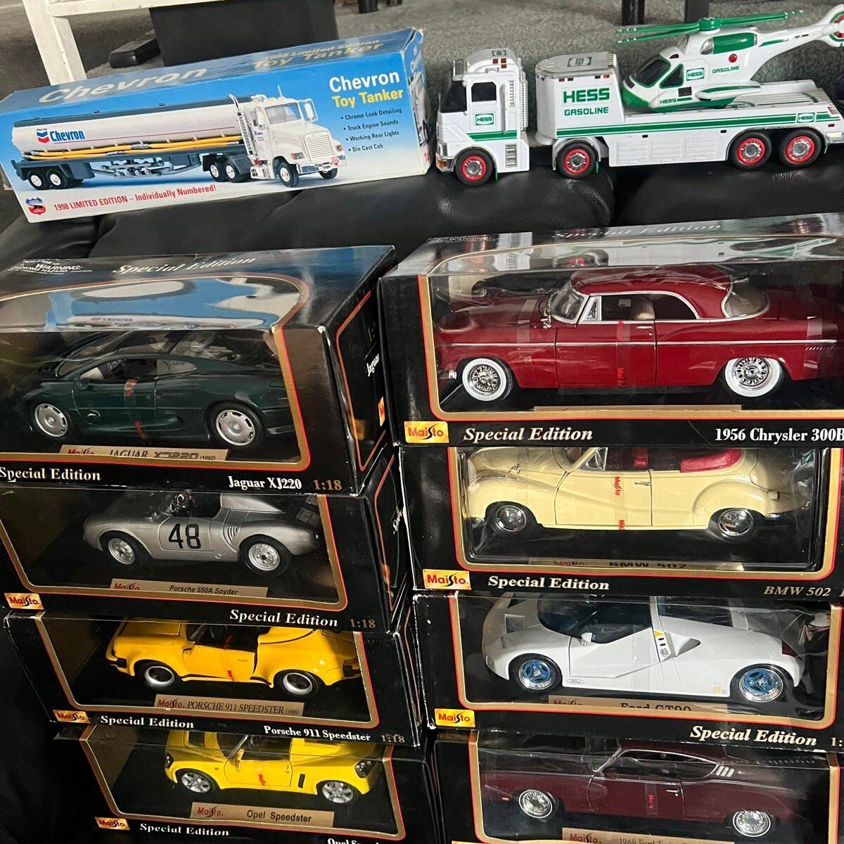 NEW DIE CAST CARS 1:18