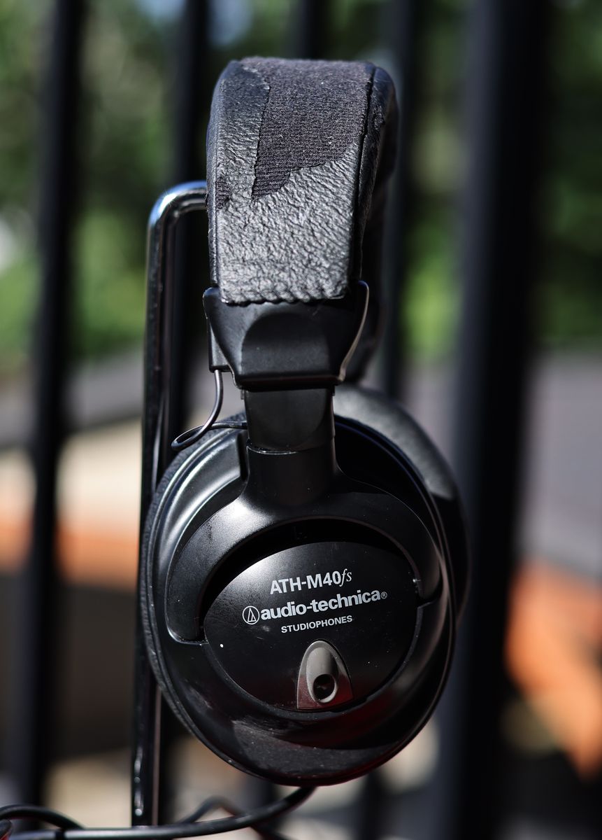 Audio Technica ATH-M40fs headphones (#1)