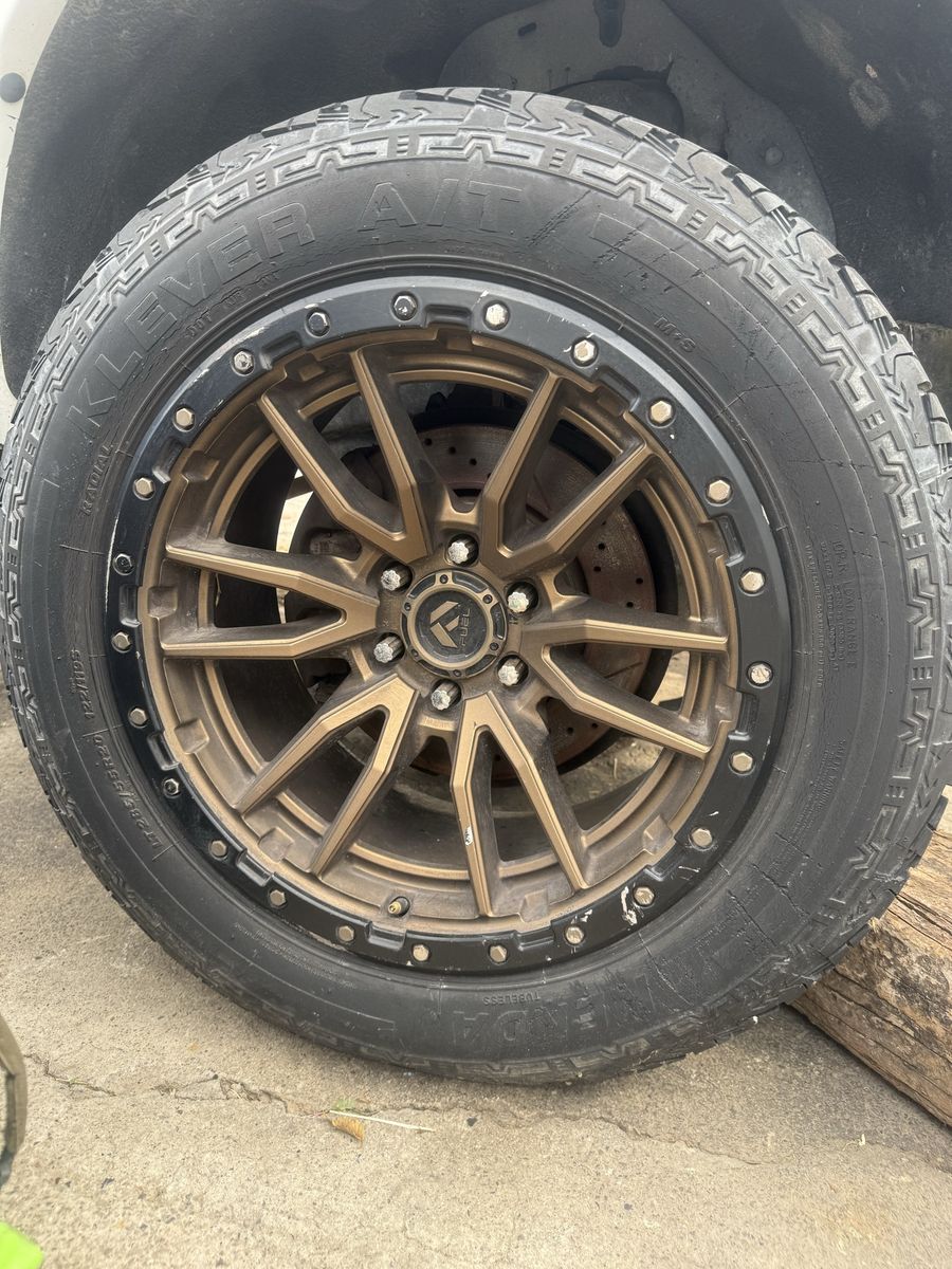 Fuel Rebel 20x10 6x135
