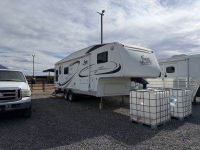 2007 Jazz Fifth Wheel with Pullout