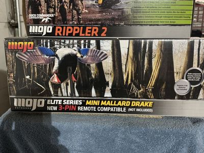 MOJO Outdoors Duck Decoys Lot - Elite Mini Mallard Drake, Rippler 2 & Camo Bag