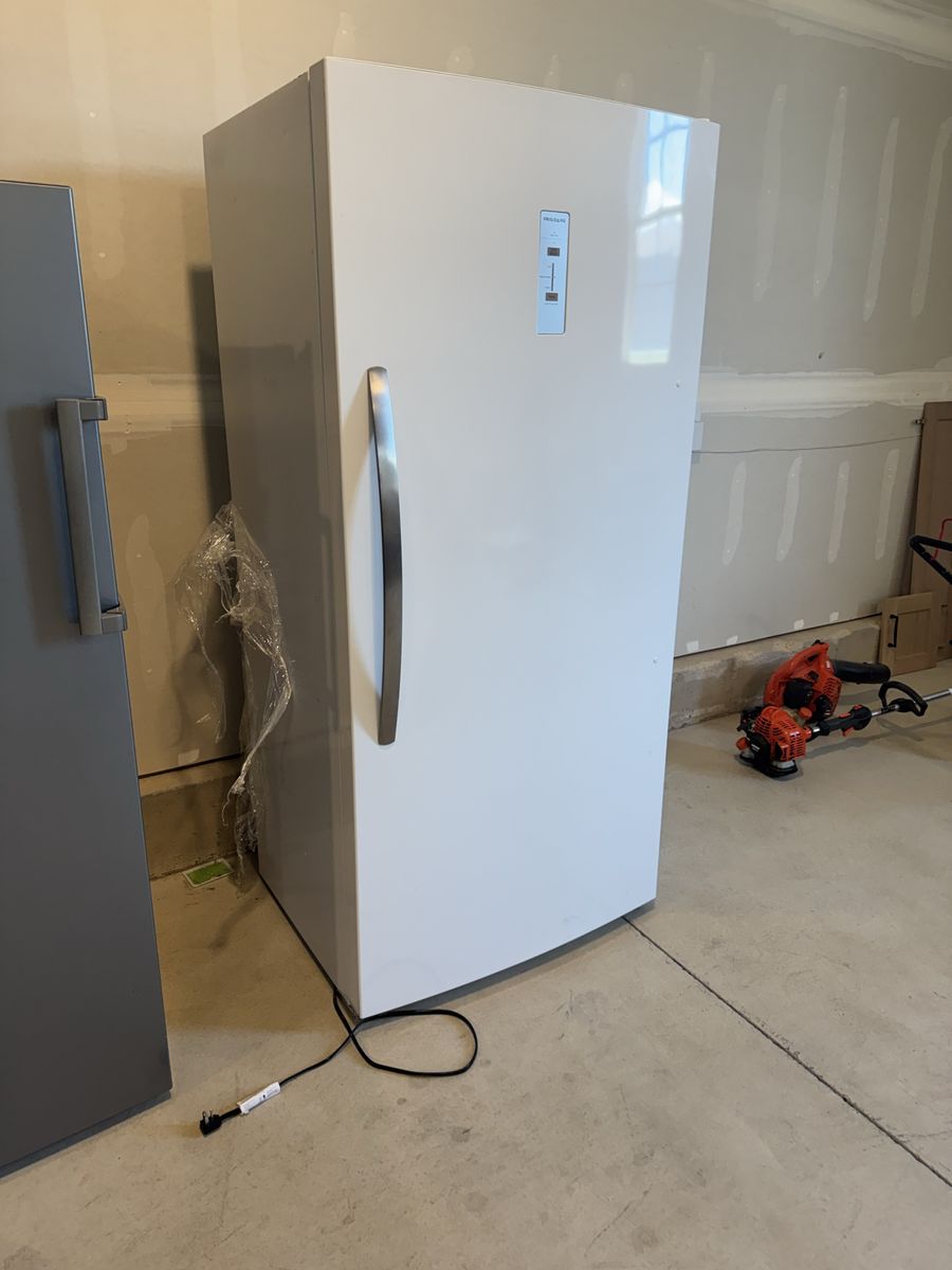 New Scratch and Dent Frigidaire 20 CuFt Single Door Refrigerator