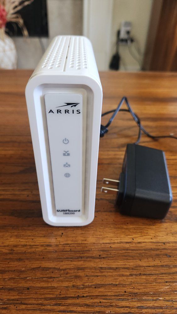 Arris Surfboard SB8200v2 Cable Modem