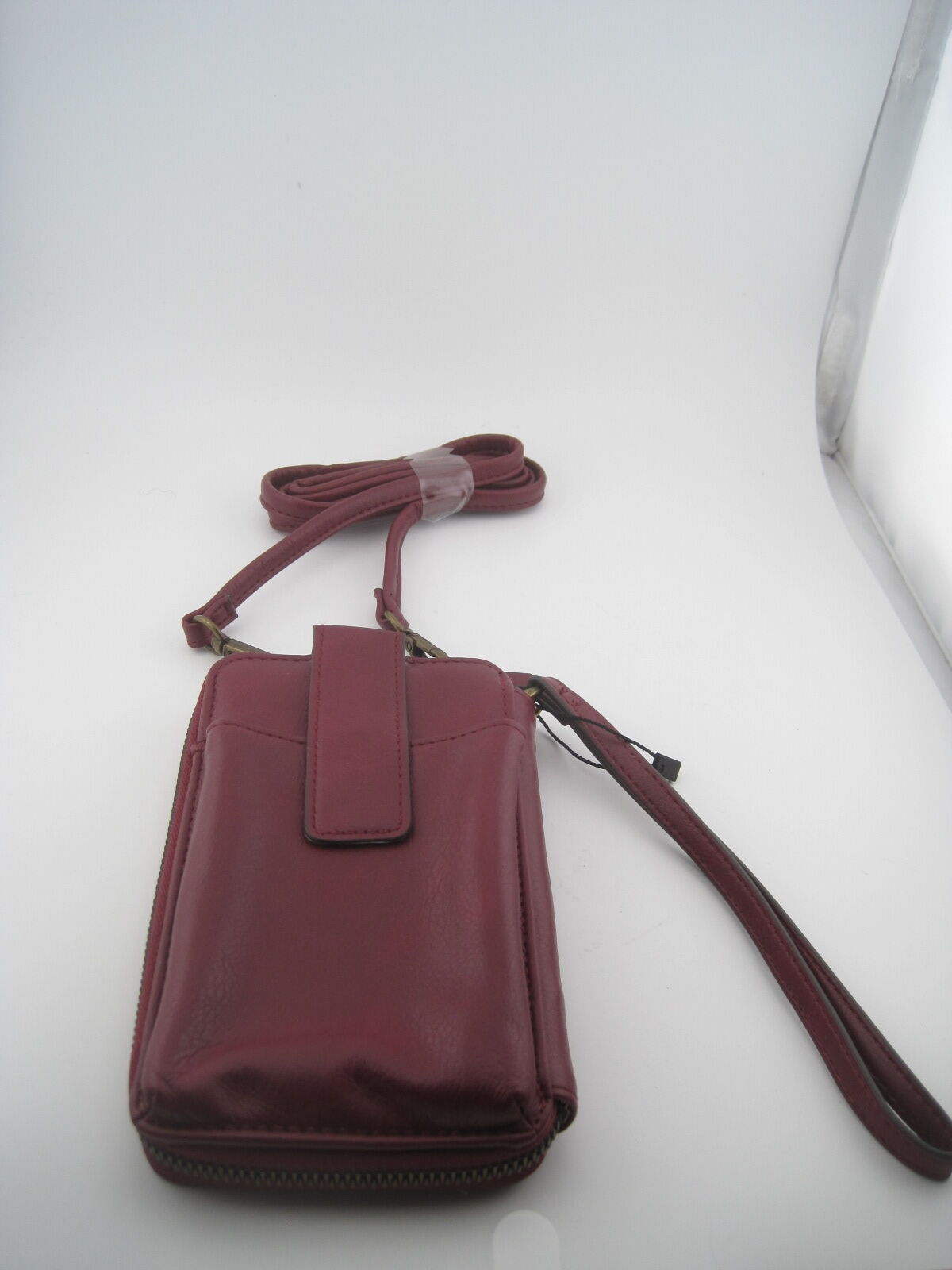 MUNDI Sonoma Fade Red Crossbody RFID Blocking Phone Faux Leather Wallet MSRP $34