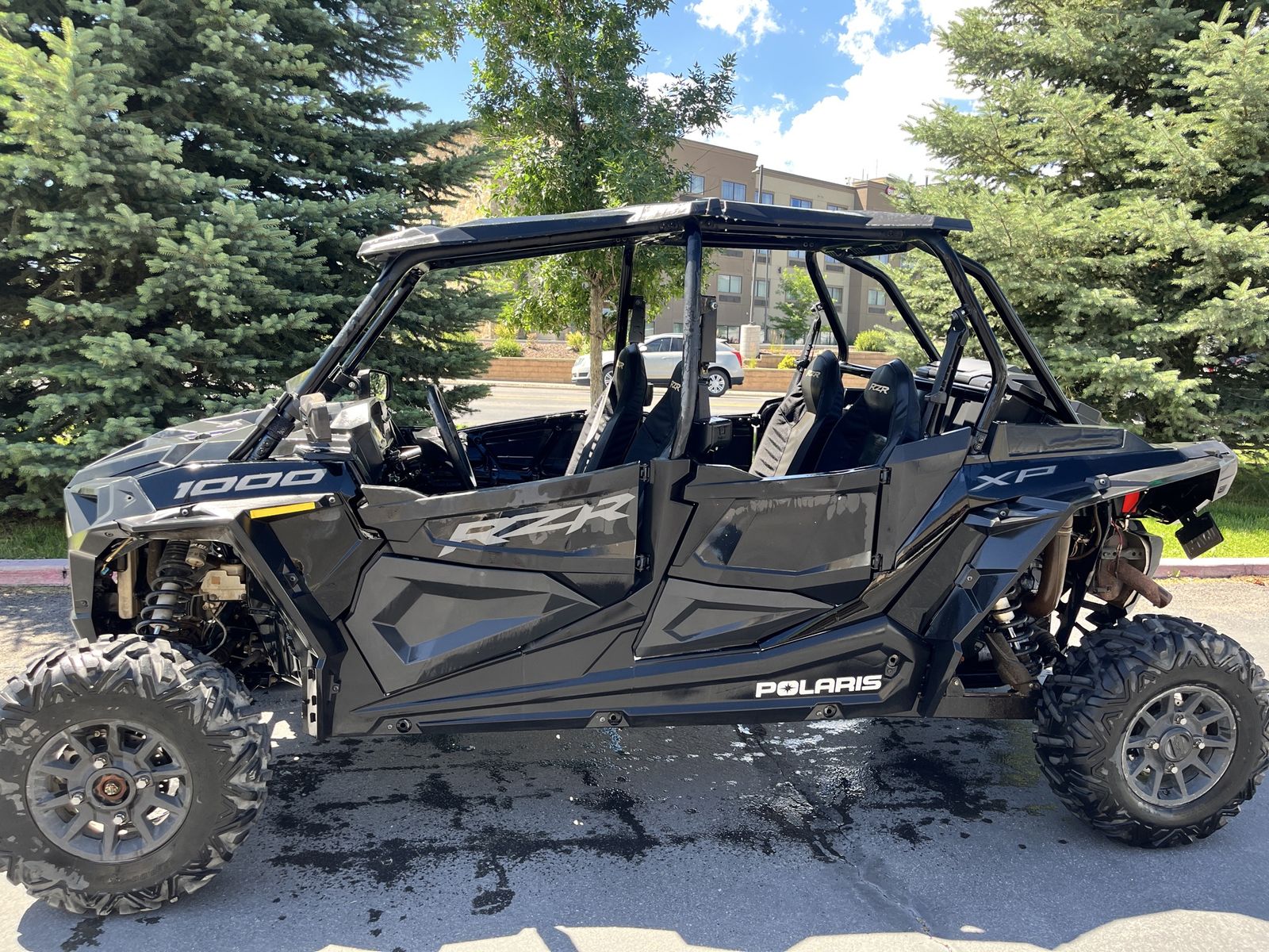 2022 RZR XP 1000 4 seat