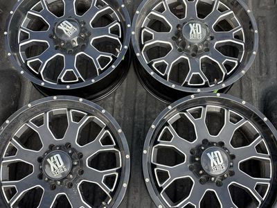 22” XD Series Grenade Wheels – 8 Lug – Chevy Silverado 2500 HD