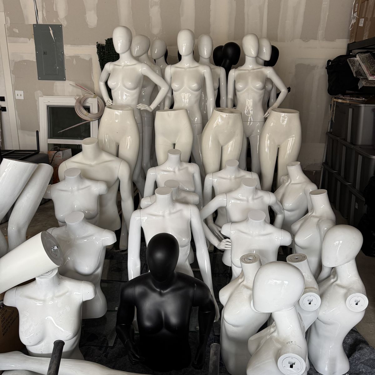 Mannequins & Forms | Full body, Busts, Legs...