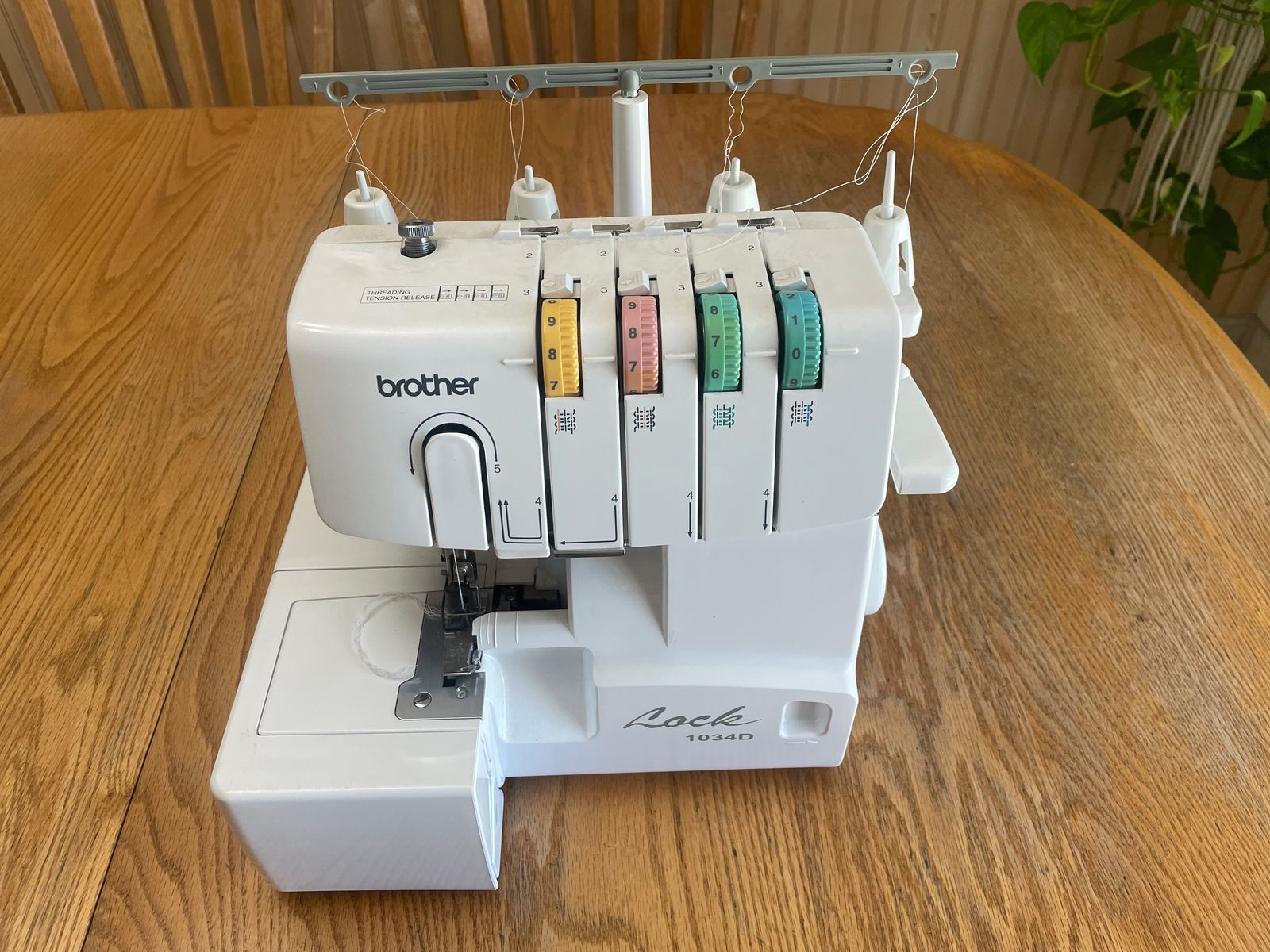 Brother Lock 1034D Serger