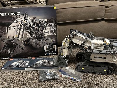 Lego Technic Liebherr R 9800 Excavator 42100