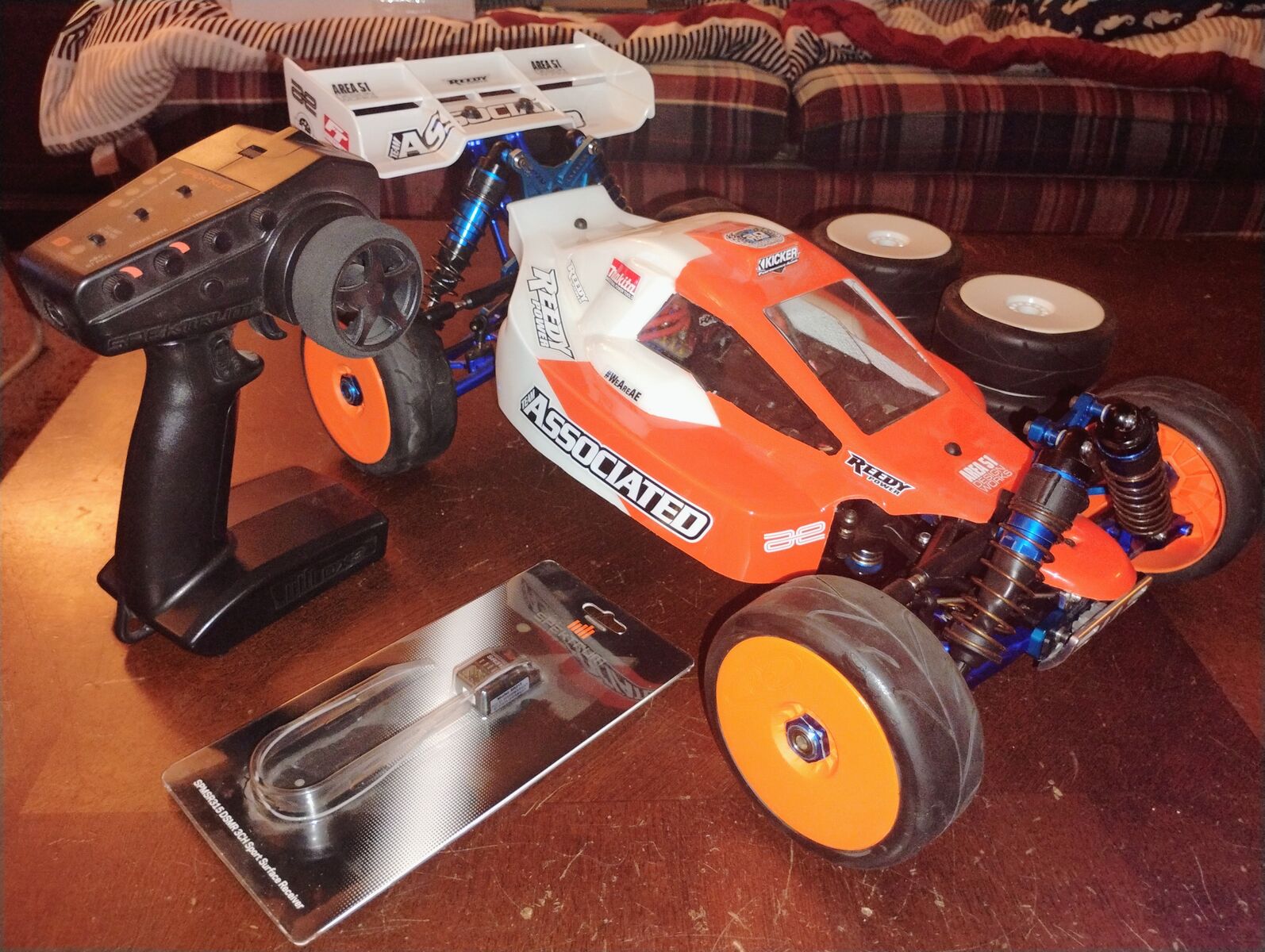 Associated RC8e - 1/8 Scale Buggy