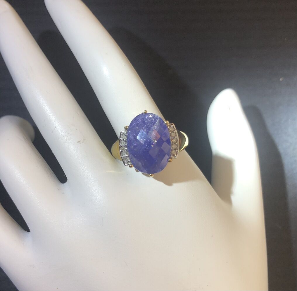 Beautiful 10K Gold Ring With Tanzanite And Diamond