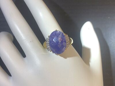 Beautiful 10K Gold Ring With Tanzanite And Diamond