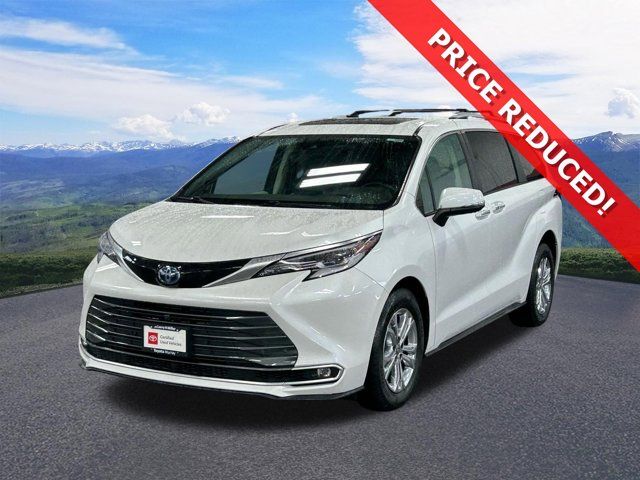 2023 Toyota Sienna Platinum 7-Passenger