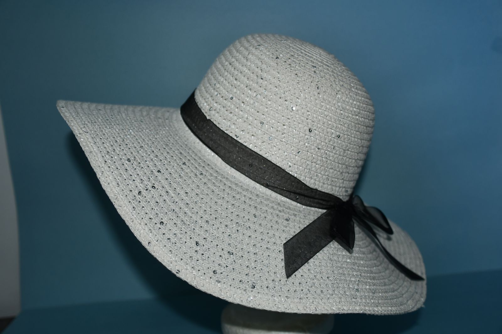 CUTE SUN HAT ~ WHITE with BLACK RIBBON ~ ONE SIZE ~ BRIM LENGTH 4" ~ A LITTLE SPARKLE ~ CLEAN ~ $5