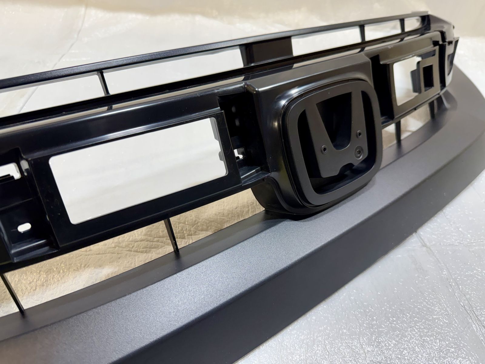19-21 Honda Civic Upper Grille Assembly