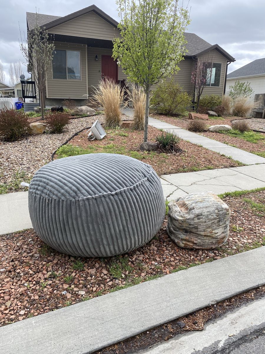 Free extra Large Bean Bag & Puff