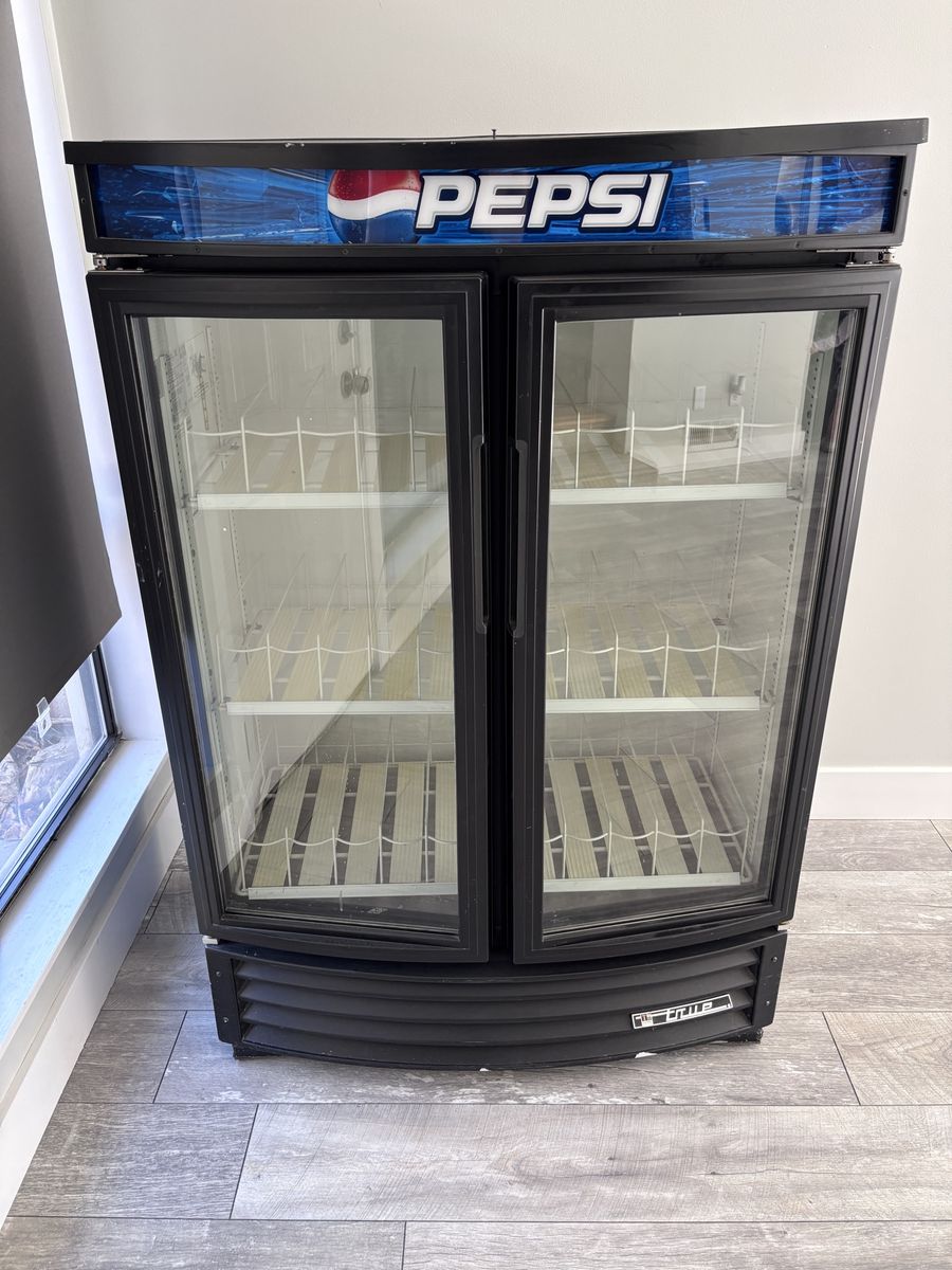 True Manufacturing Pepsi Double Door Commercial Display Refrigerator Cooler Merchandiser