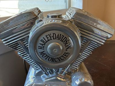 Motorcycle fans!!!! Harley Davidson cookie jars with box, collectible, Harley-Davidson V-Twin Motor cookie jar