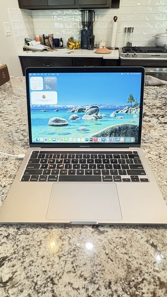 2020 Apple MacBook Pro 13” | 16GB RAM | 1TB SSD | Intel i5 | $550
