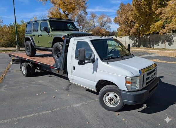 Custom 20Ft Flatbed W/Hydraulic Tilt