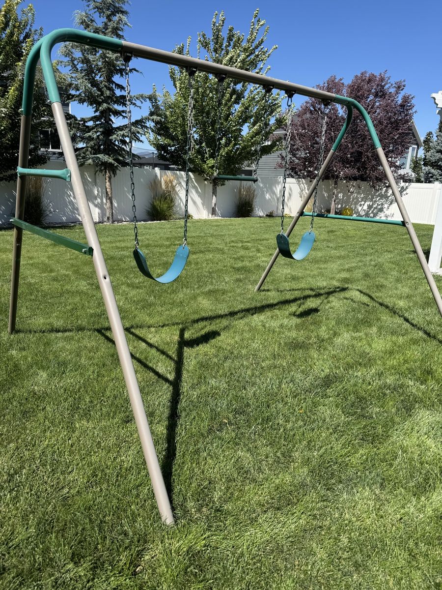 Swing set. FREE