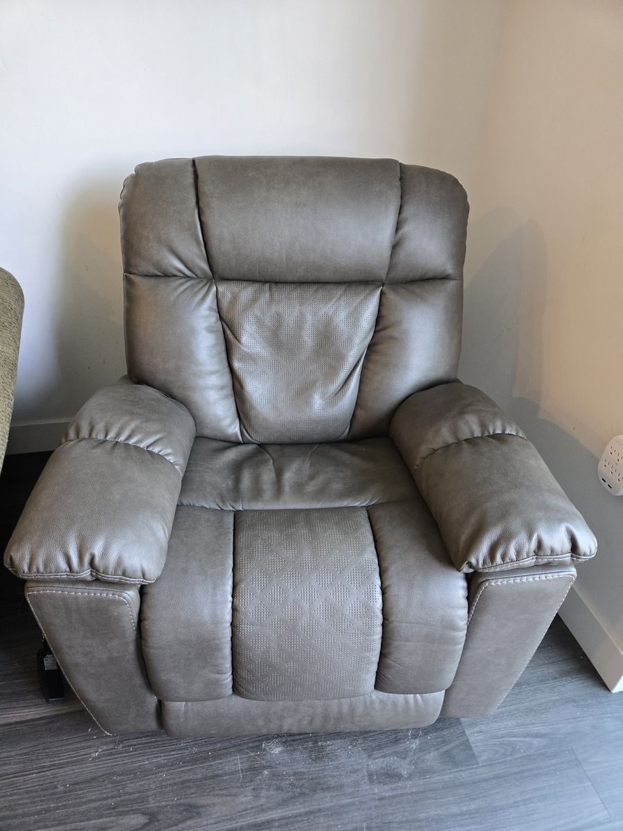 Mega Motion Lift Chair Recliner, Adjustable, Remote Control