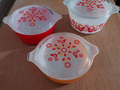 Pyrex Serving Bowls