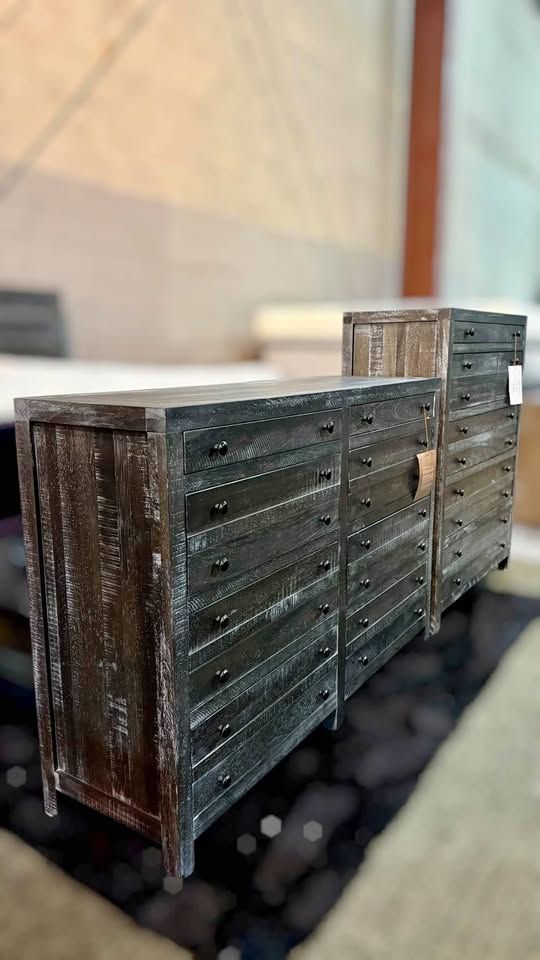 SOLID WOOD 8-DRAWER DRESSER – MODERN RUSTIC AND HIGH END LOOK