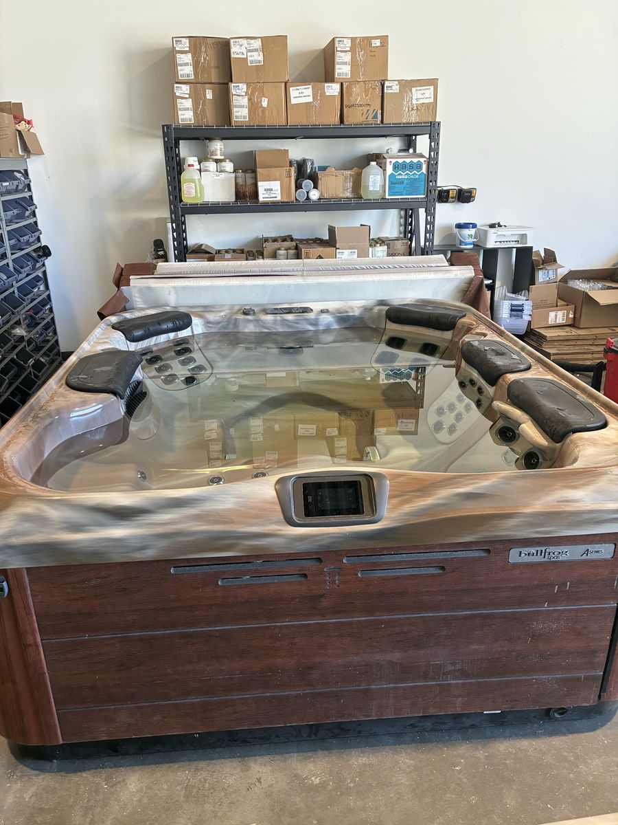 2019 Bullfrog Hot Tub