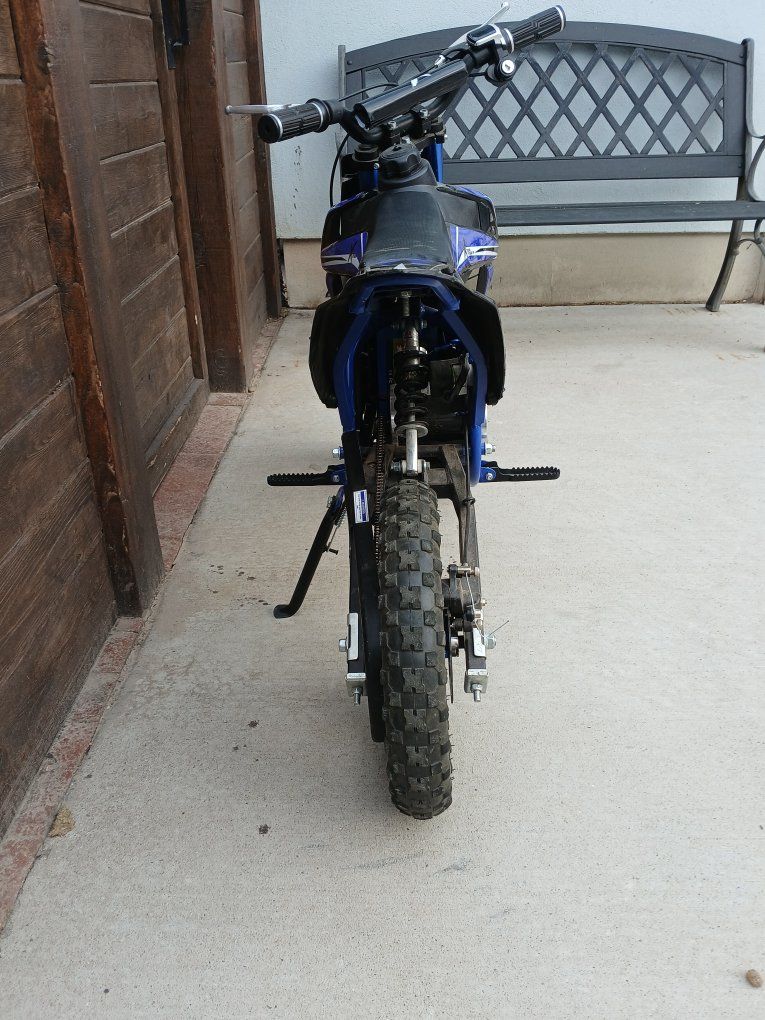 Main image 4