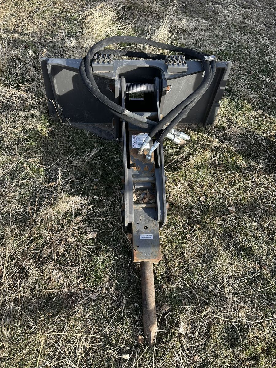 For Sale: Like-New 2021 Case CH-4M-SSL Hydraulic Breaker – Barely Used, Original Chisel!