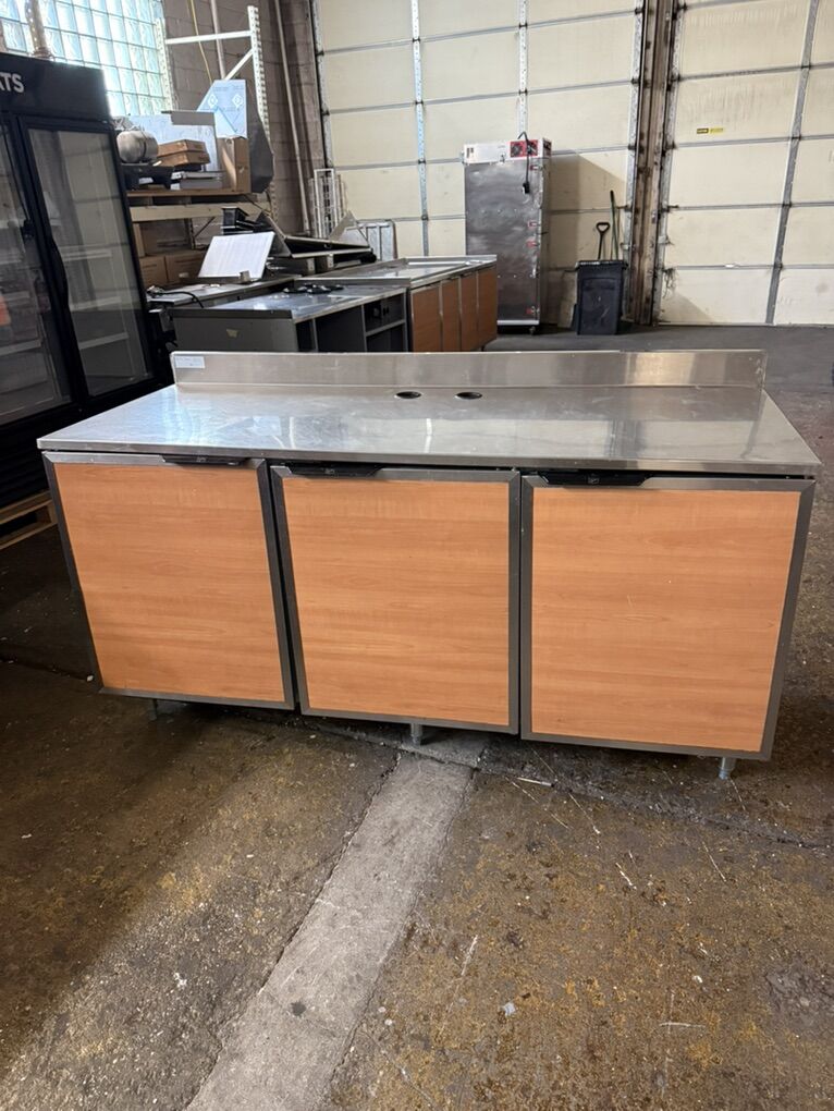 3 Door equipment stand  Counter top  Cabinet Stainless Steel Top In Excellent condition