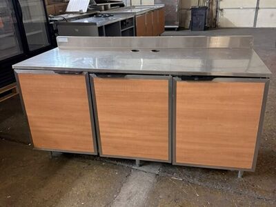 3 Door equipment stand Counter top Cabinet Stainless Steel Top In Excellent condition