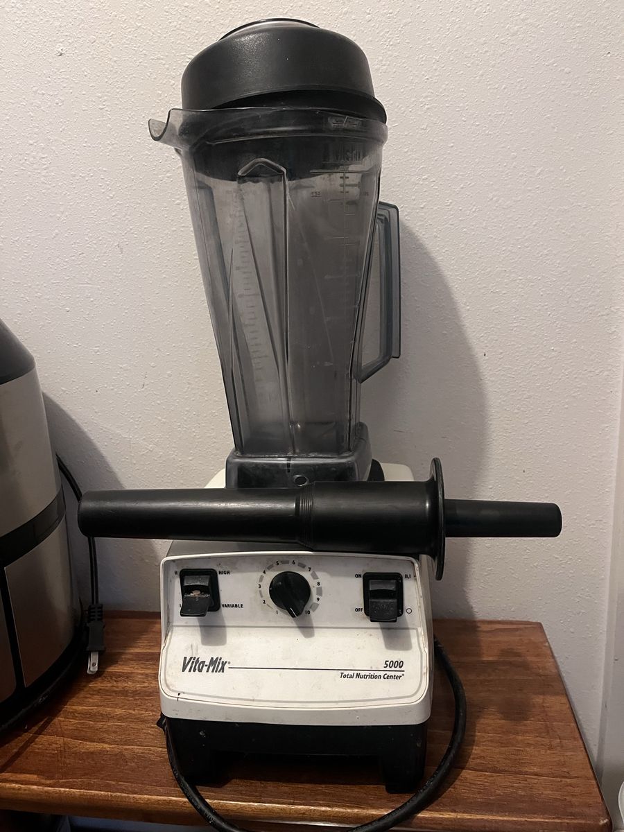Vitamix 5000 Total Nutrition Center Blender - Variable Speed, Black/White