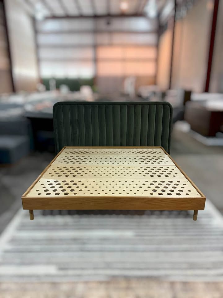 Main image 6