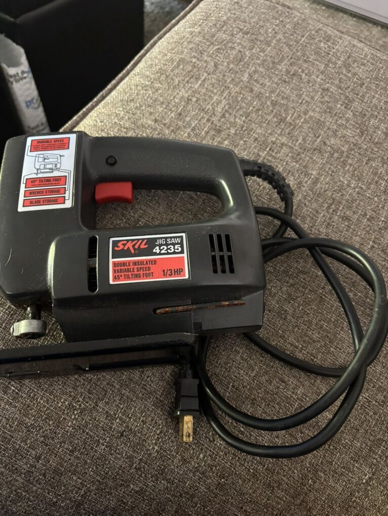 Skil 4235 Variable Speed Jigsaw Works Good!