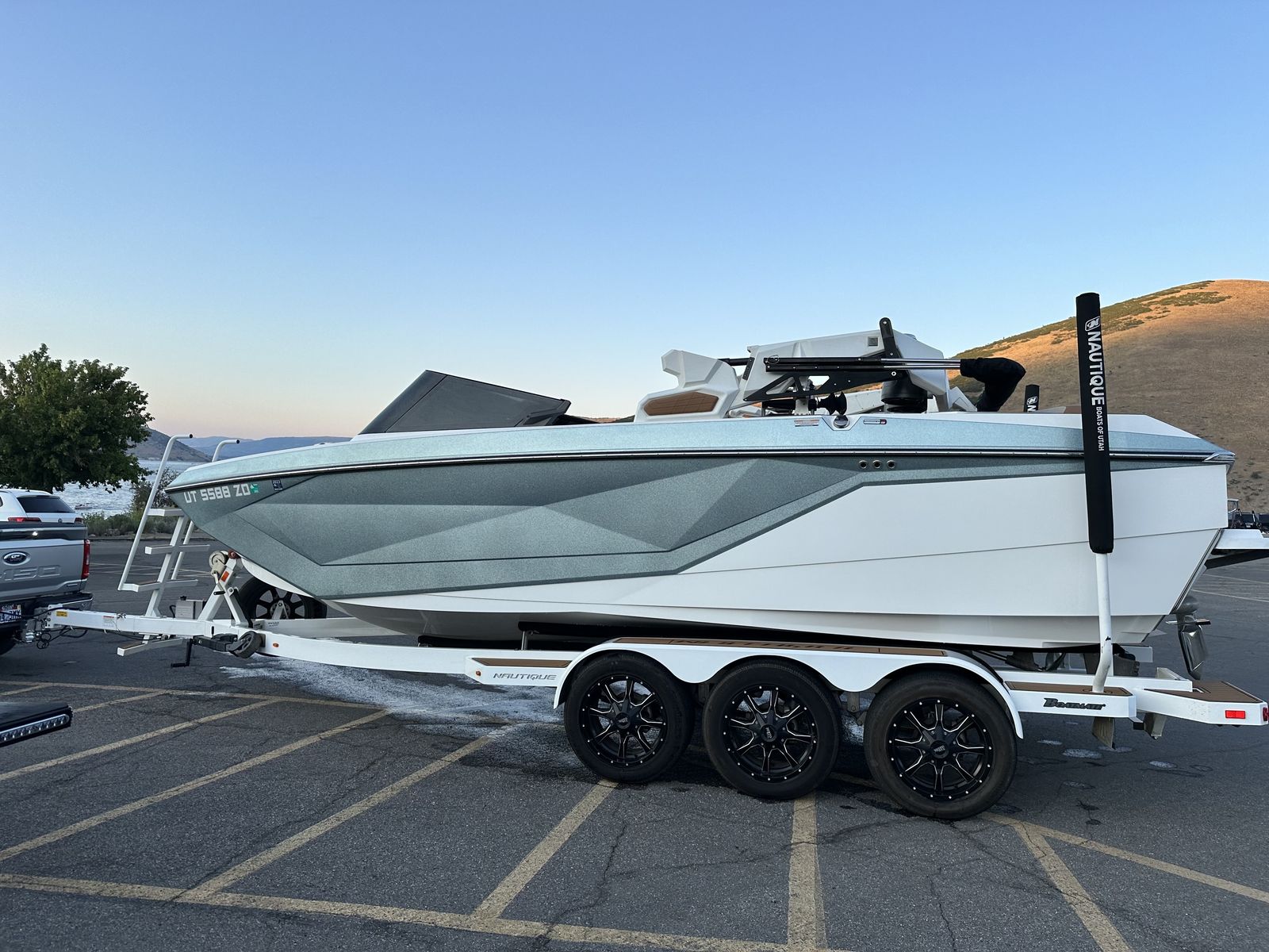 2022 Nautique G23