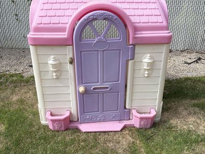 90s Barbie Playhouse Outdoor