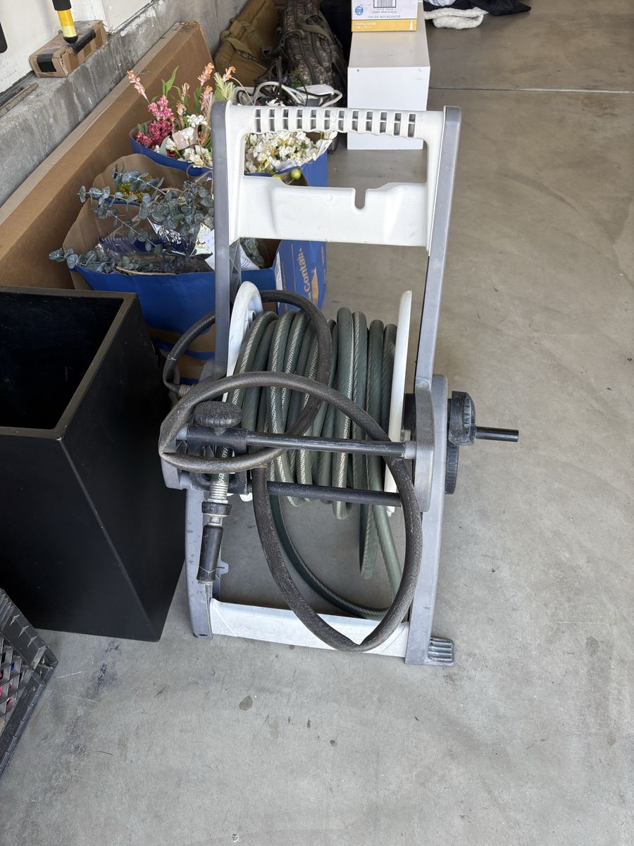 Hose Reel Wheeled With 100' Hose