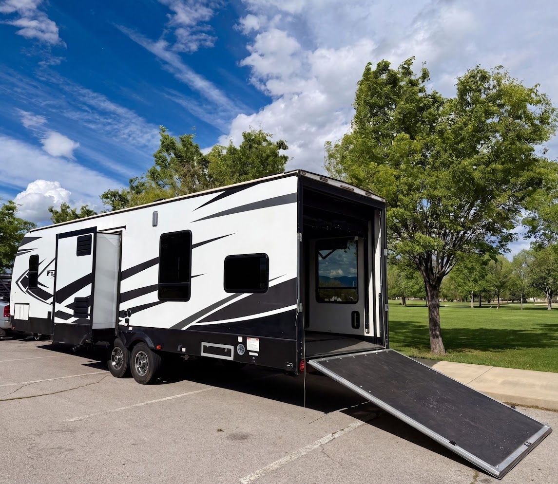 2021 Keystone Fuzion Toy Hauler