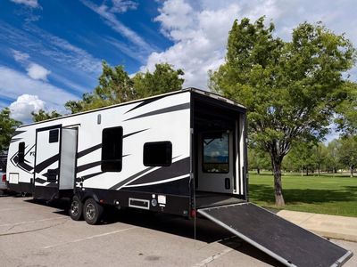 2021 Keystone Fuzion Toy Hauler