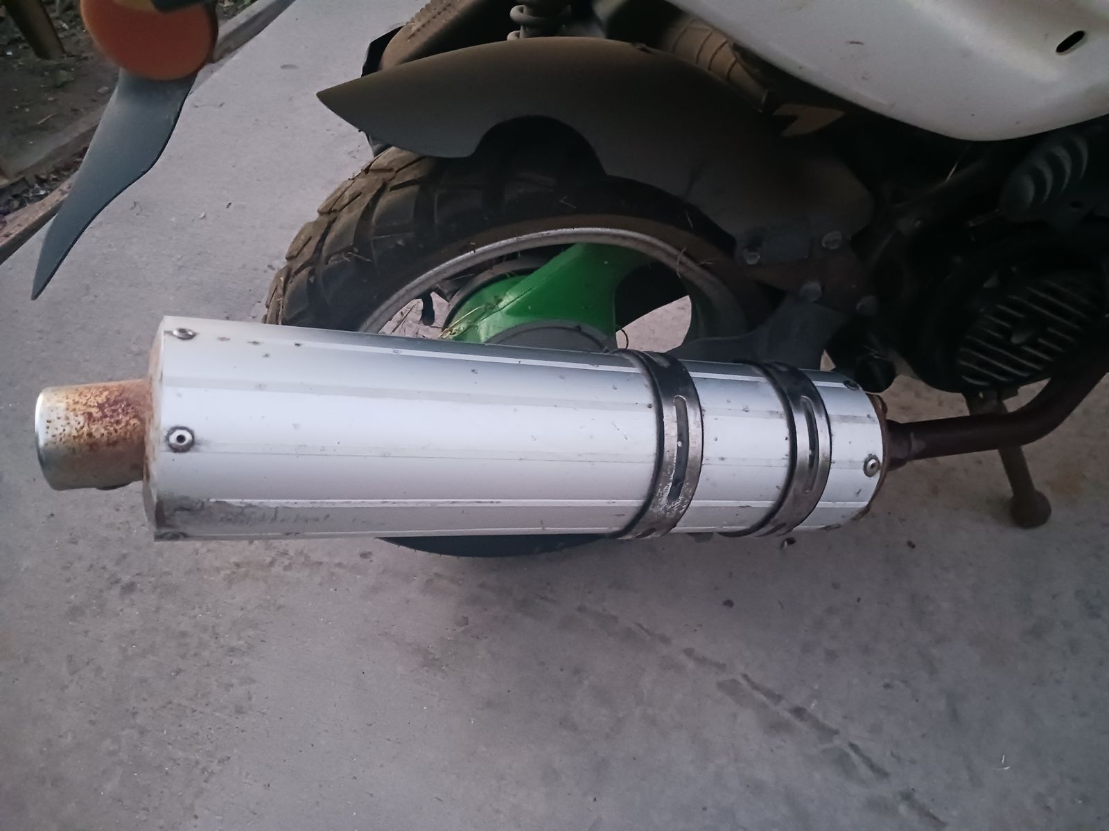 Main image 4