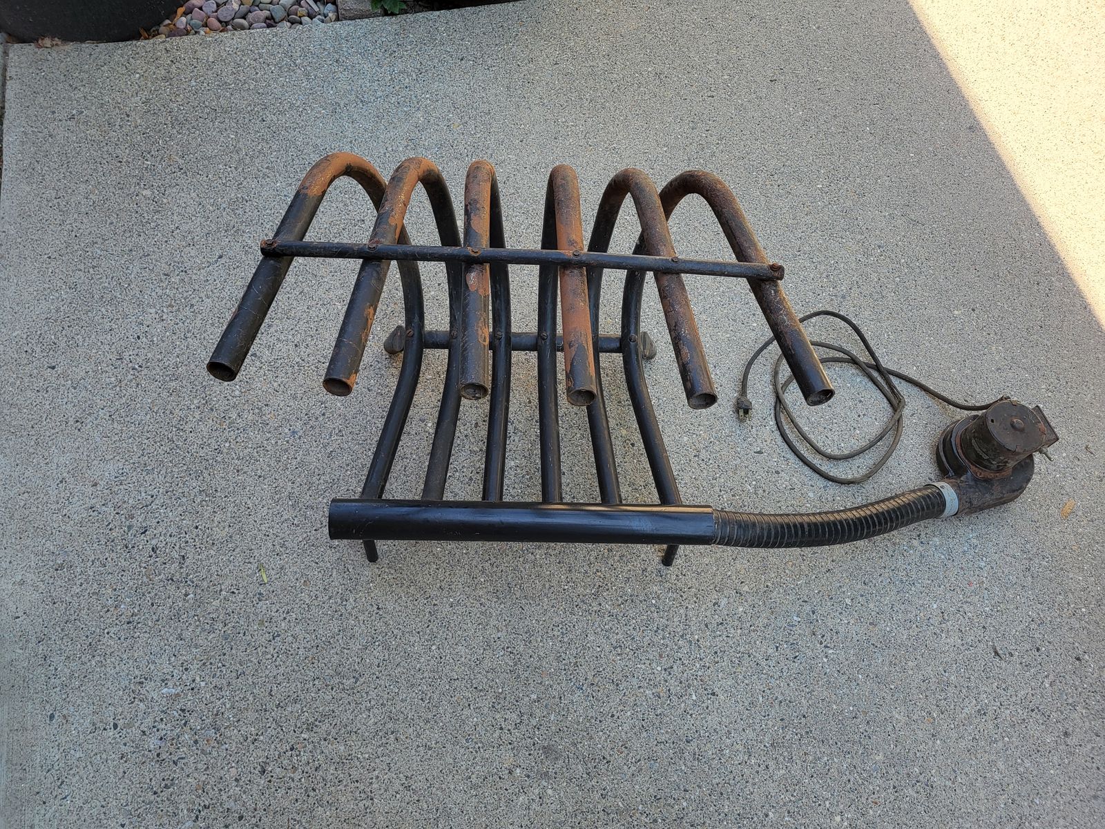 Fireplace heat distributor