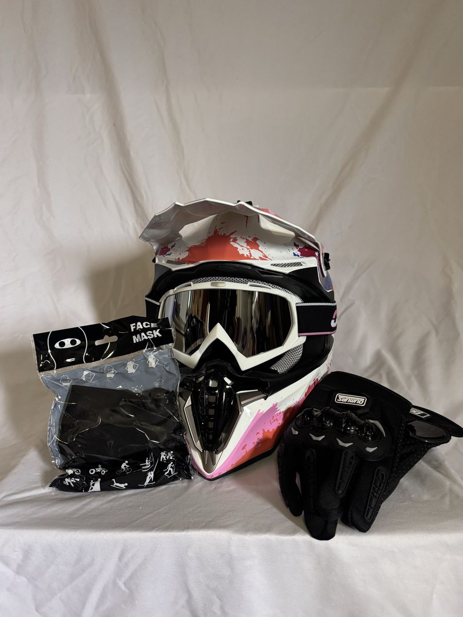 Atv/Motorcycle Helmet. Size Medium