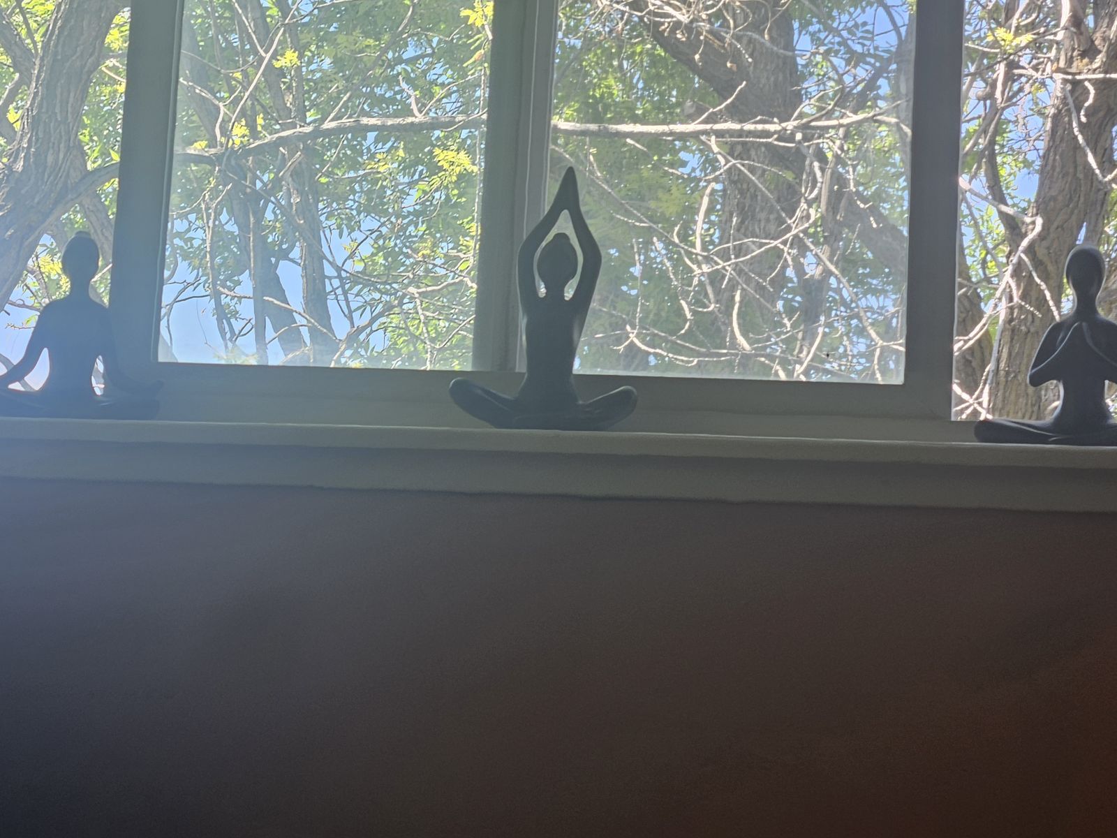 3 meditation statues