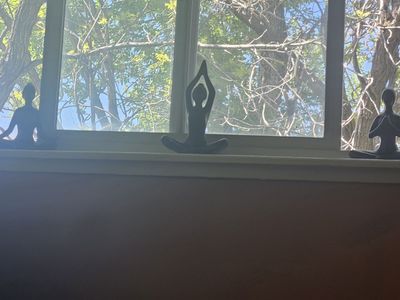 3 meditation statues